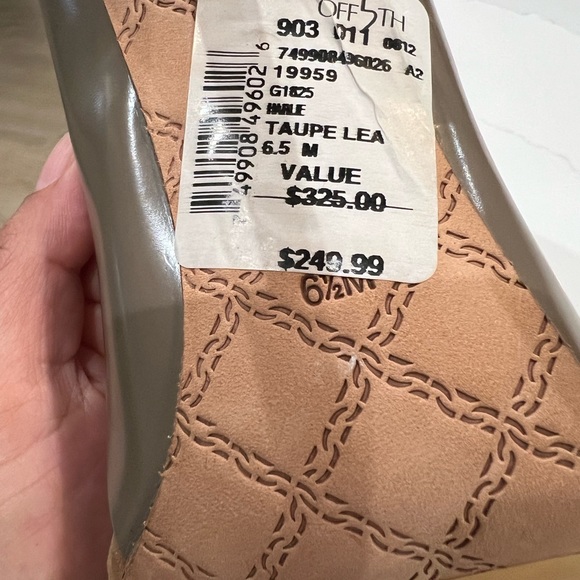 Material: Genuine Leather
Heel Height: High Heel
Style: Casual size 6.5 NEW - Picture 9 of 13